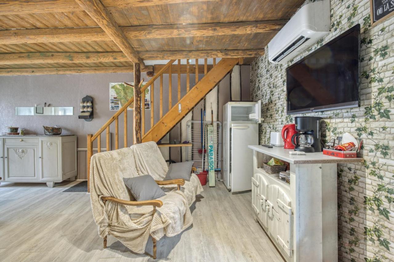 Maison Charmante A Valprivas Avec Jardin Prive. Esterno foto
